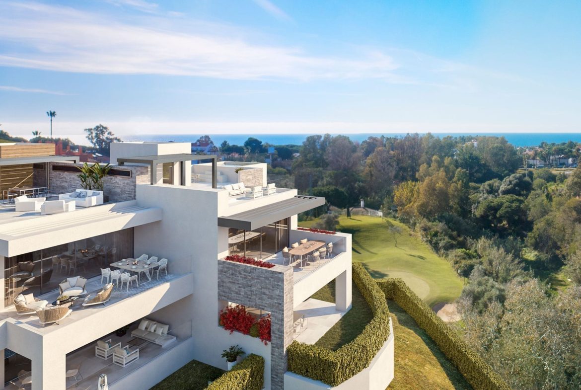 Artola Homes has an idyllic location, on the front line of the Cabopino Golf Course in Marbella